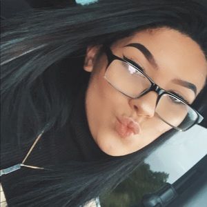 Meet your Posher, Lea